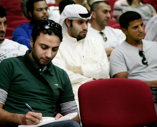 Patriots club and discover kuwait club hold lecture on kuwaiti constitution