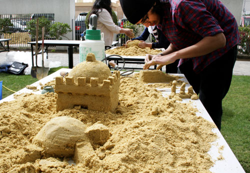 The american university of kuwait celebrates independence and liberation days