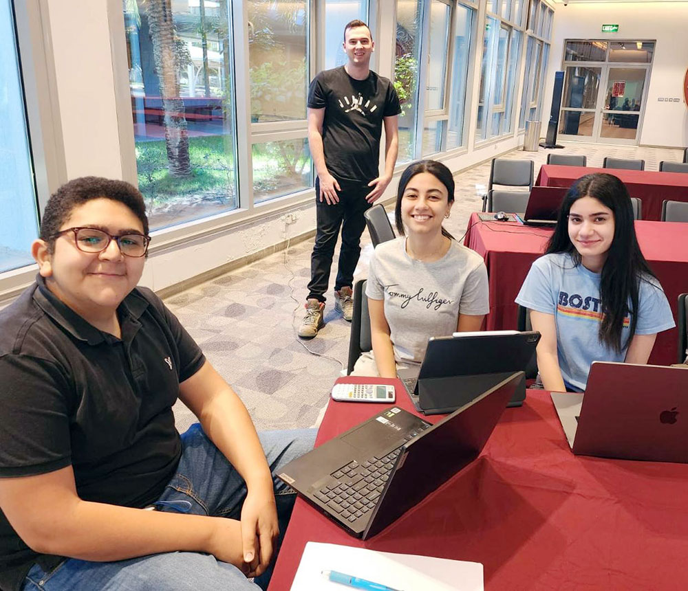 Auk pioneers as host of ieeextreme 170 competition