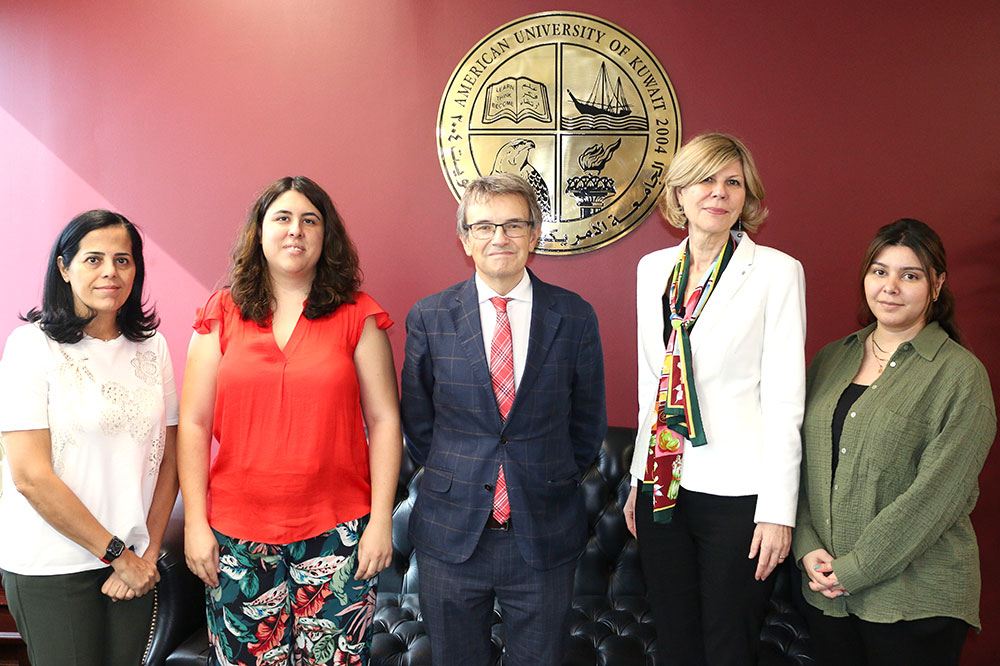 Spanish Ambassador Visits AUK