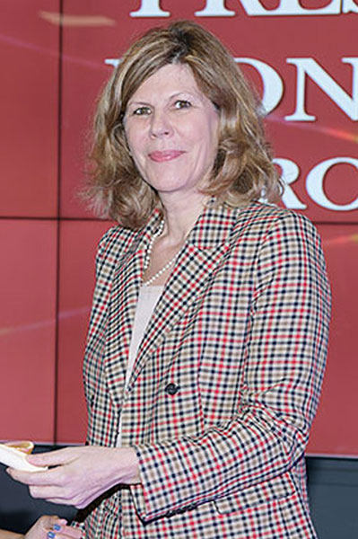 AUK Students Engage in Online Learning