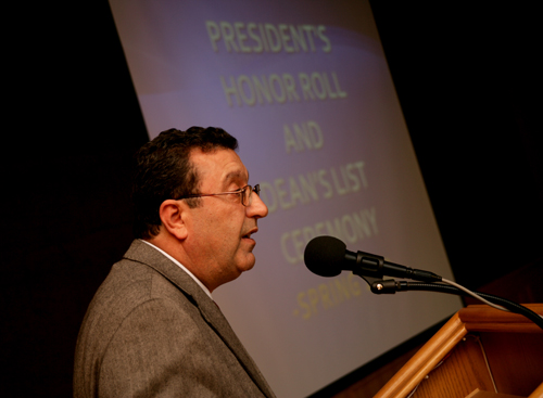 Auk honors exemplary students