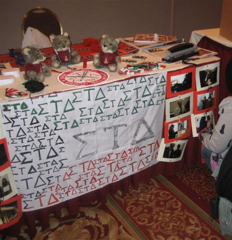 Sigma tau delta honor society members excel at pittsburgh conference