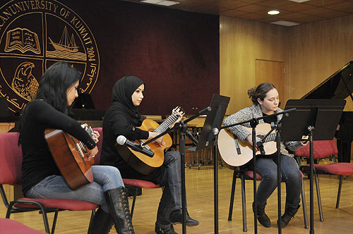 Music program presents informal concert