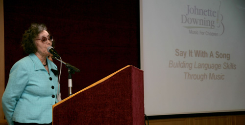 Auk hosts workshop for english teachers in kuwait