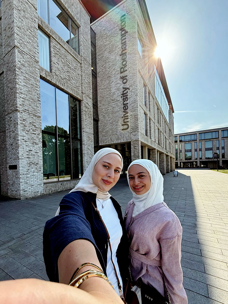 AUK Students Embark on Study Abroad Experience at the University of Roehampton