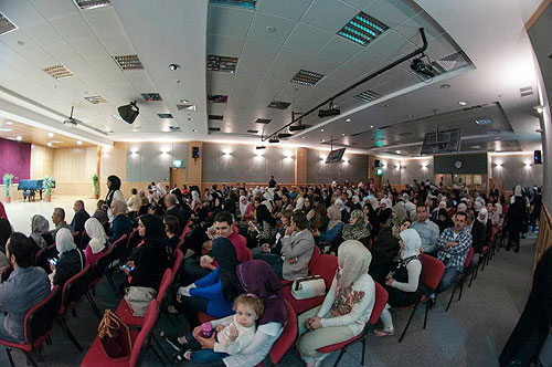 Scratches of syria delivers a message of hope and love at auk