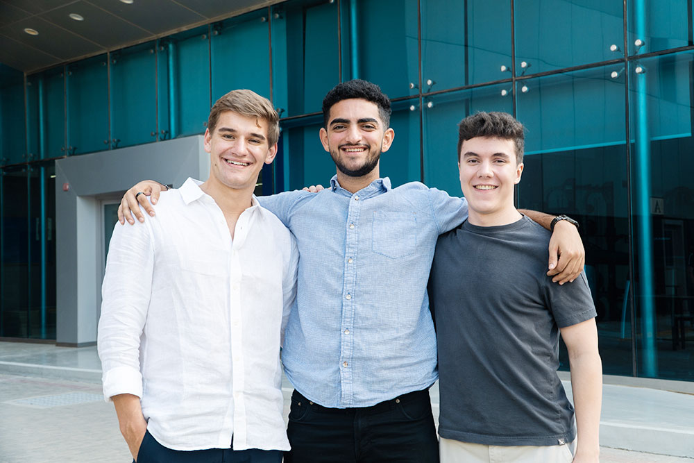 Auk welcomes students from dartmouth college