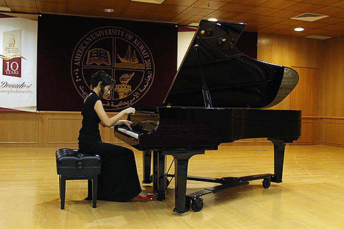 Auk holds a piano recital by stephanie cheng