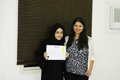 Auk professor conducts workshop on creative arabic writing