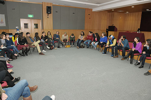 Auk students and faculty meet with a student delegation from the american university of paris aup