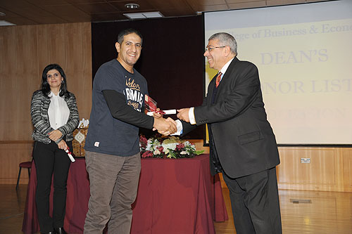 Auk honors students outstanding scholastic achievements