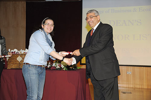 Auk honors students outstanding scholastic achievements