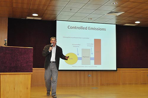 Auk hosts talk on air quality in kuwait