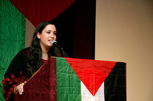 Auks hope club host yom al ard