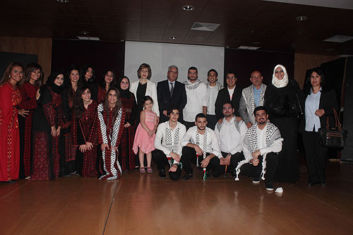 Auk revives palestinian land day in presence of the palestinian ambassador