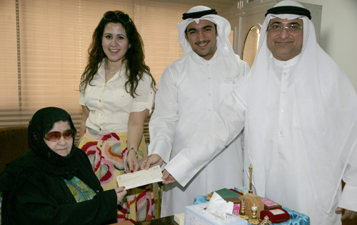AUK Club Raises KD5000 for Handicapped Society