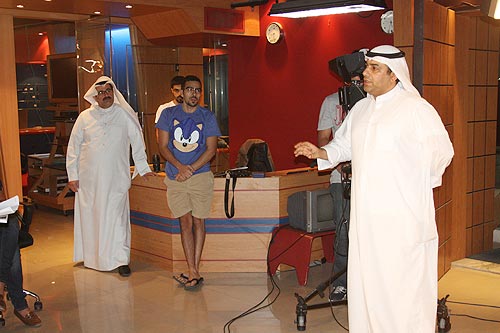 Auk mass communication  media students visit al hadath studios