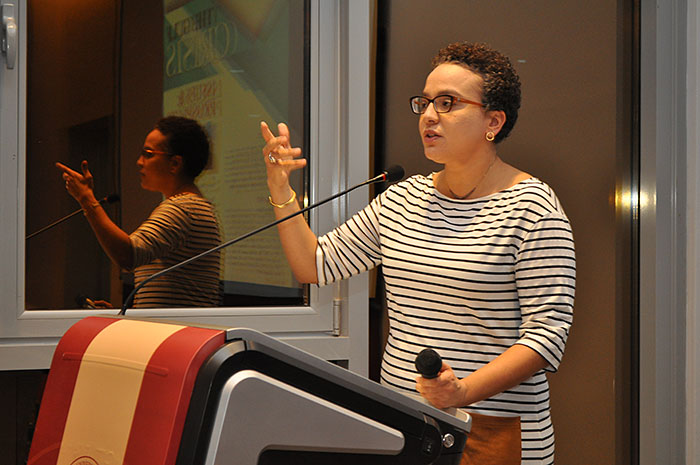 Auk hosts a lecture by dr shafeeq ghabra the gulf crisis issues  prospects