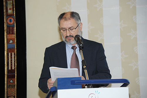 Auk holds dinner in honor of faculty achievements