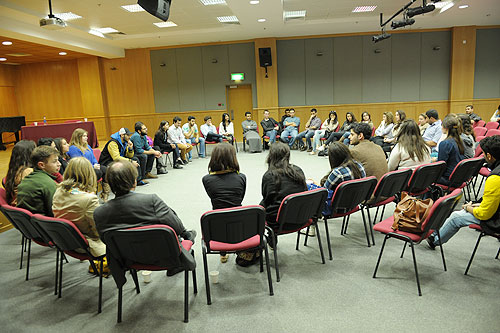 Auk students and faculty meet with a student delegation from the american university of paris aup