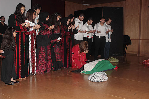 Auk revives palestinian land day in presence of the palestinian ambassador