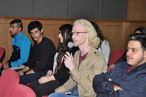 Rise center at the american university of kuwait holds lecture entitled live mobile hacking malware attacks and data protection