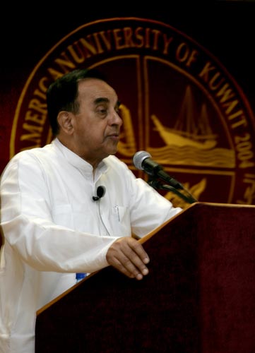 Former Indian Minister lectures at AUK