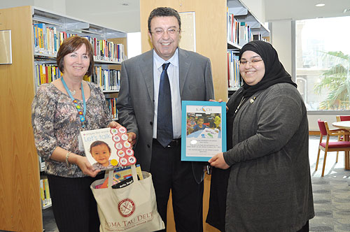 Auk donates to kacch receives award