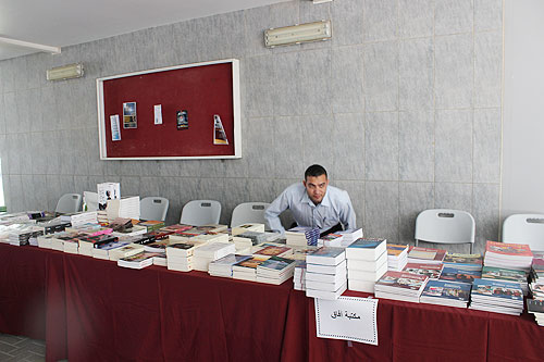 The auk arabic literature club holds its first literary book fair